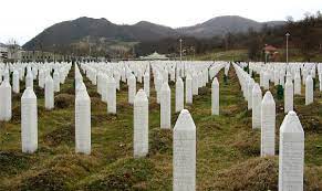 Srebrenista Katliamı.jpg